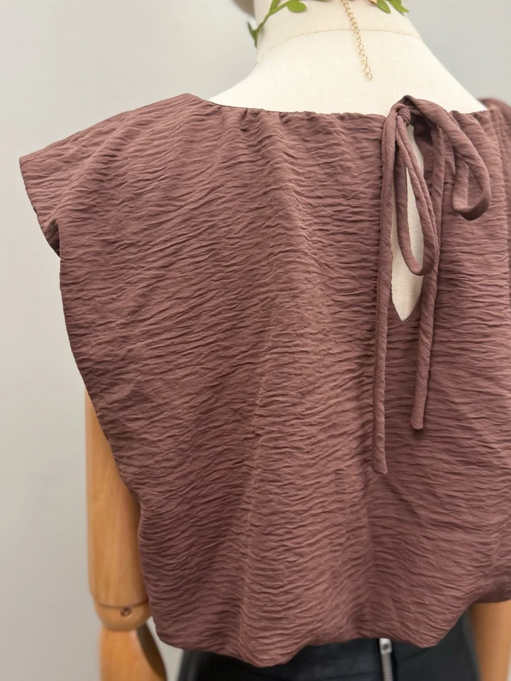 Flower & Feather Brown Bubble Hem Crop Top Size S NWT